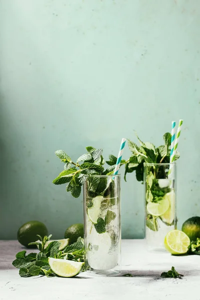 Klassinen Mojito cocktail — kuvapankkivalokuva