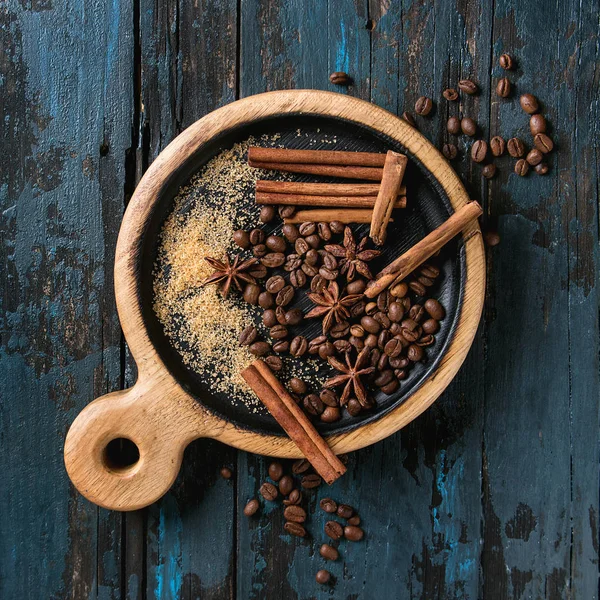 Coffee beans and spices — Stock Photo, Image