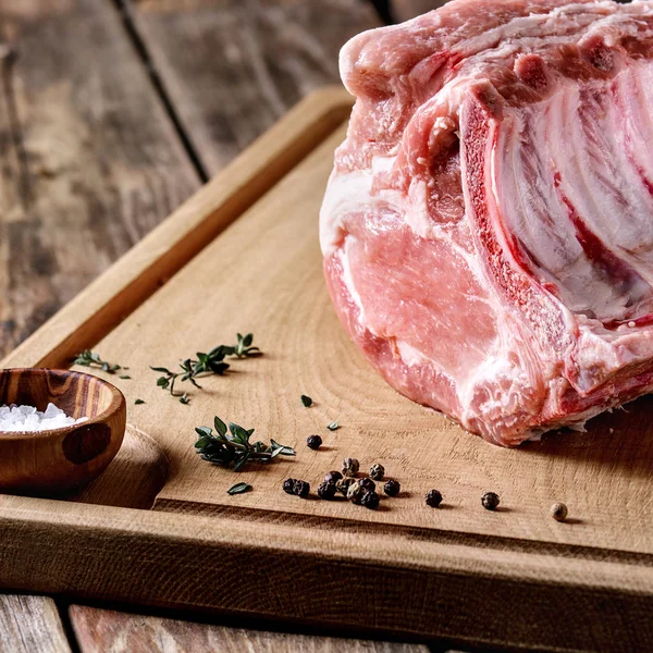 Lombo de porco com costelas — Fotografia de Stock