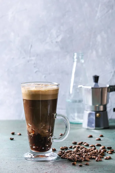 Kaffe espresso med danskvand - Stock-foto