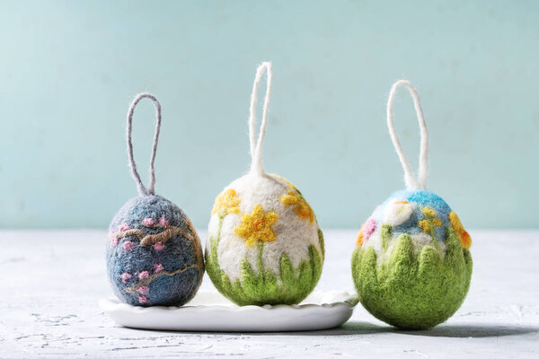 Felting Easter eggs