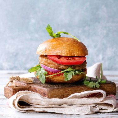 Ev yapımı et burger