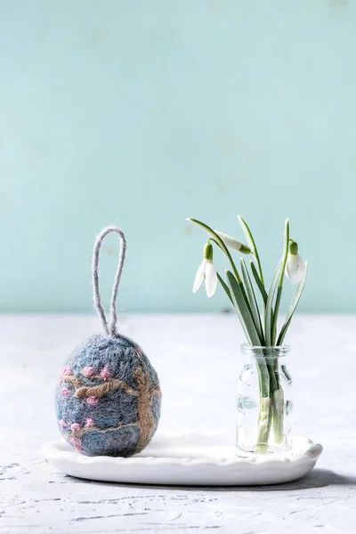 Felting Easter egg — Stock Photo, Image