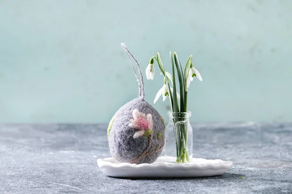 Felting Easter egg — Stock Photo, Image