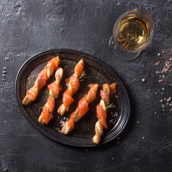 Appetizer with smoked salmon — Stock Photo, Image