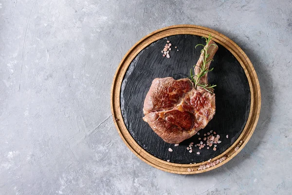 Steak tomahawk grillé — Photo