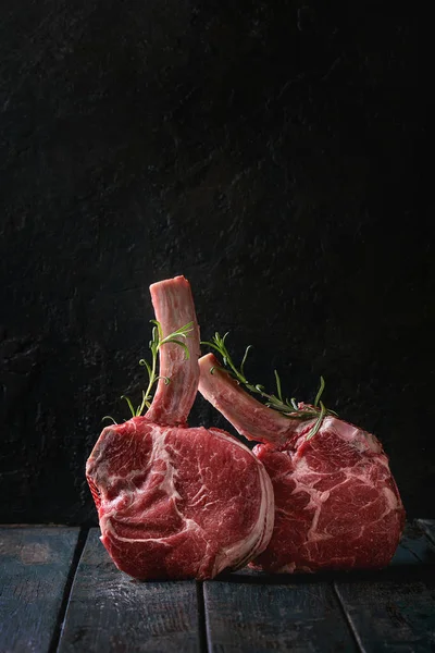 Raw tomahawk steak — Stock Photo, Image