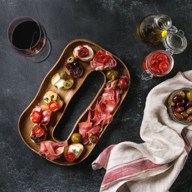 Tapas veya bruschetta