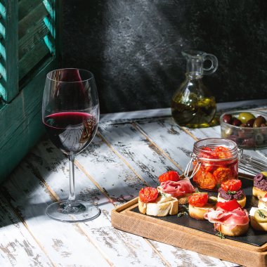 Tapas veya bruschetta