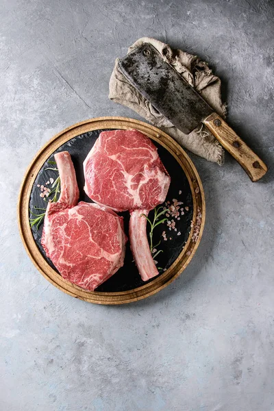 Nyers Tomahawk Steak — Stock Fotó