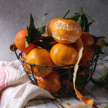 yaprakları ile clementines