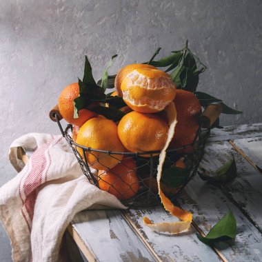 yaprakları ile clementines