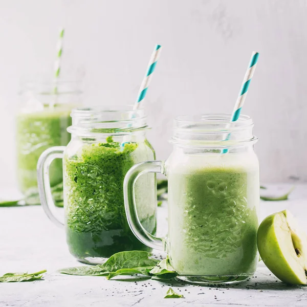 Yeşil smoothie çeşitli