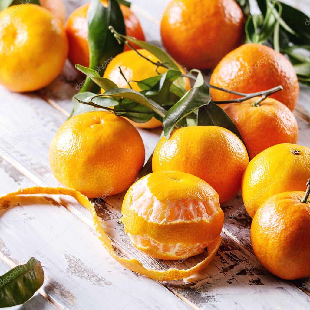 Clementines with leaves