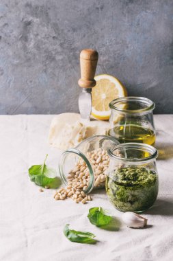 fesleğen pesto sos