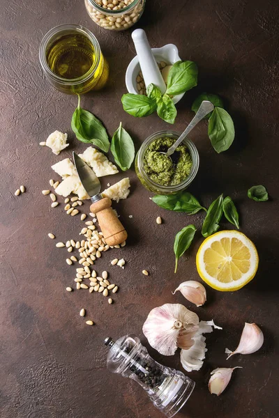 Molho de pesto de manjericão — Fotografia de Stock