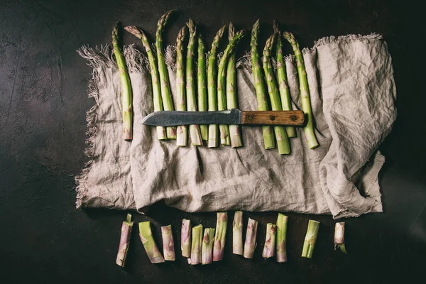 Jonge groene asperges — Stockfoto