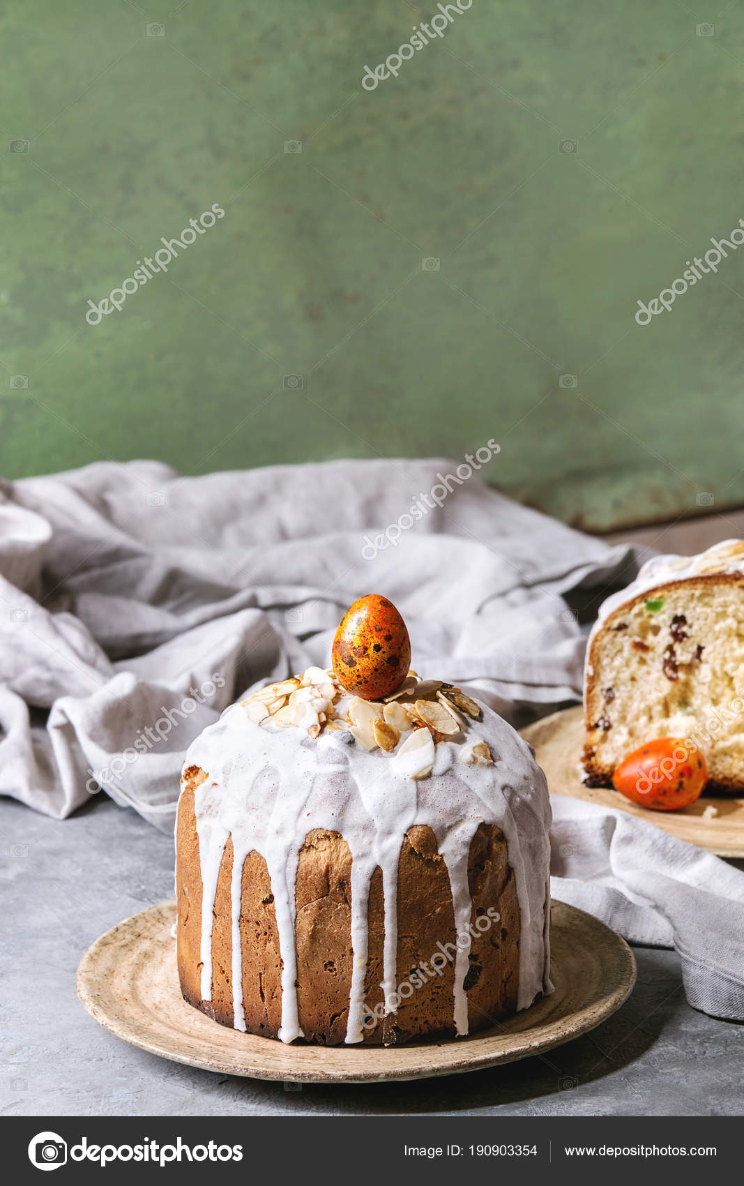 Пасхальный кулич с миндалем Пасхальный кулич с миндалем