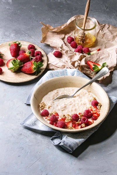 Pirinç porrige çilek ile