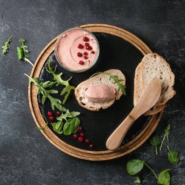 Ekmek ile karaciğer Yapıştır