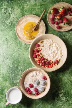 Pirinç porrige çilek ile