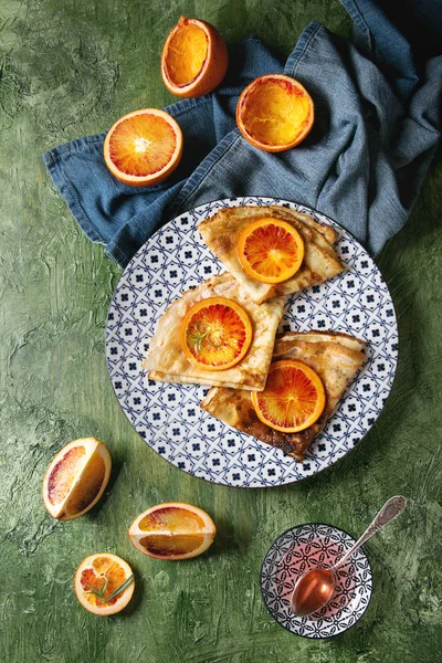 带血腥橙子的煎饼 — 图库照片