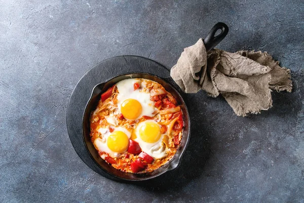 Hagyományos Izraeli Konyha Edények Shakshuka Tükörtojás Zöldség Paradicsom Paprika Öntöttvas — Stock Fotó