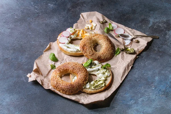 Bagels mit Frischkäse — Stockfoto