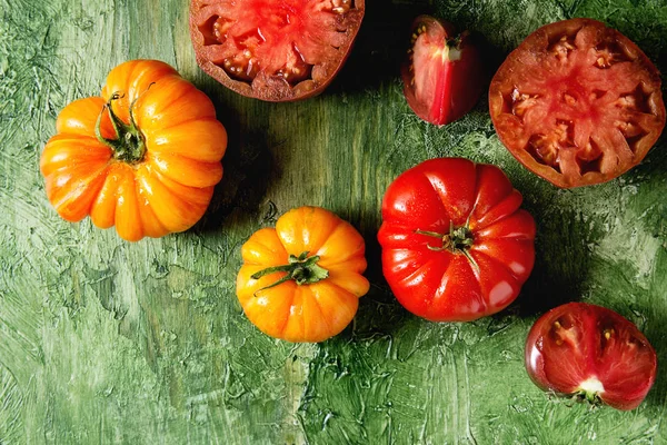 Red and yellow tomatoes — Stock Photo, Image