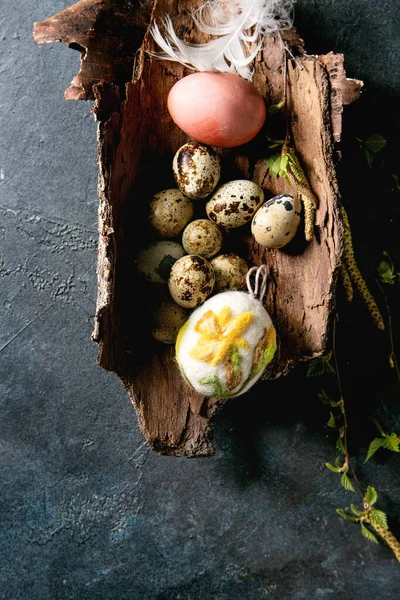 Kwartel Pasen eieren in nest — Stockfoto