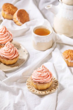 Tereyağlı ev yapımı kek