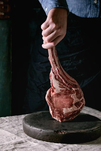 Bistecca di Tomahawk cruda — Foto Stock