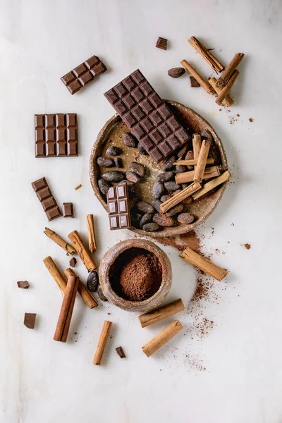 Gorzkiej czekolady z kakao — Zdjęcie stockowe