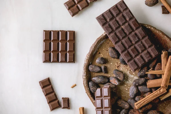 Dark chocolate with cocoa — Stock Photo, Image
