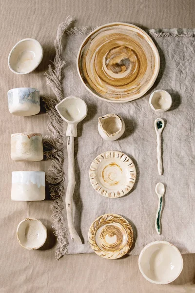 Різноманітність керамічних посуду — стокове фото
