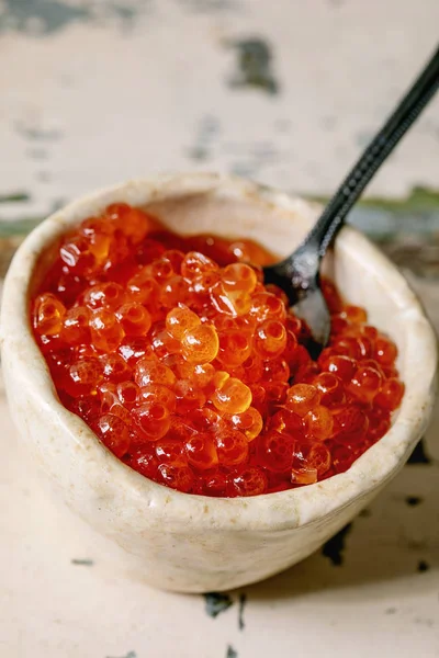Caviar vermelho com pão e manteiga — Fotografia de Stock