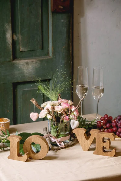 St. Valentines day table setting — Stock Photo, Image