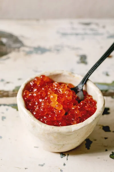 Caviar vermelho com pão e manteiga — Fotografia de Stock