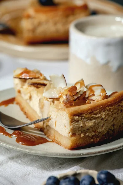 Pedazo de tarta de queso — Foto de Stock