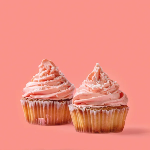 Homemade cupcake with buttercream — Stock Photo, Image