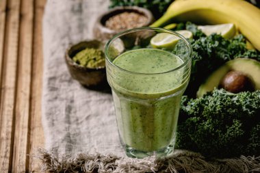 Yeşil smoothie maddeler