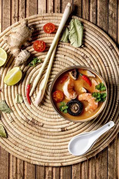 Thai soupe tom yum — Photo