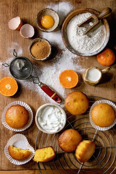 Muffins van citrussinaasappelen — Stockfoto