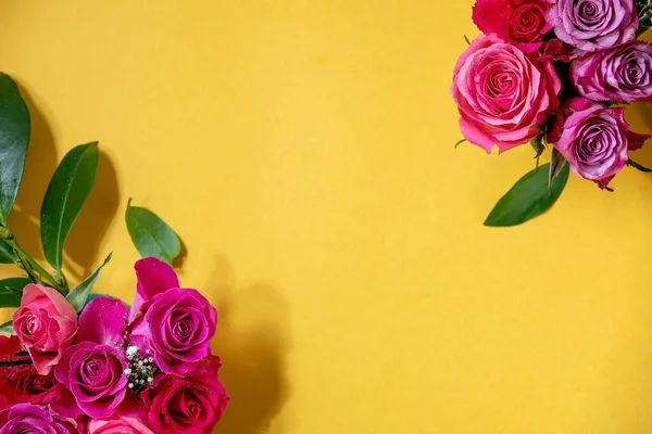 Creative Layout Beautiful Pink Roses Flowers Green Leaves Bright Yellow — Stock Photo, Image