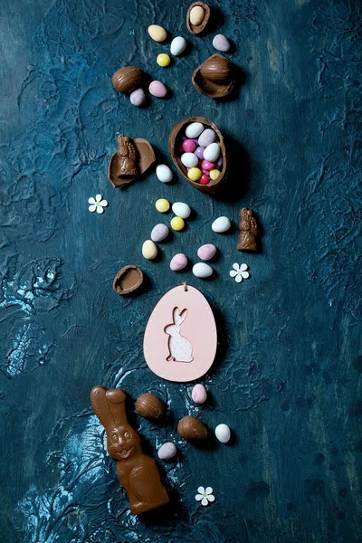 Carte Vœux Pâques Avec Décorations Bois Lapin Bonbons Chocolat Lapin — Photo