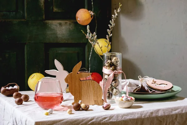 Cadre Table Pâques Avec Décoration Lapin Bois Œufs Bonbons Chocolat — Photo