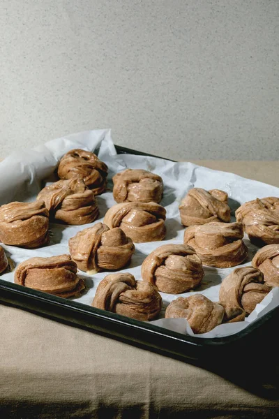 Ready Bake Traditional Swedish Cinnamon Sweet Buns Kanelbulle Oven Tray — Stock Photo, Image