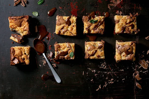 Tendência Cozimento Brookies Brownies Chocolate Biscoitos Bolo Caseiro Fatiado Por — Fotografia de Stock