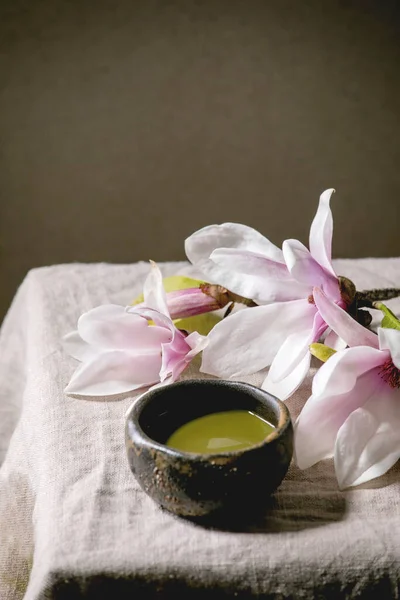 Japanese Matcha Green Tea Wabi Sabi Ceramic Cup Pink Magnolia — Stock Photo, Image