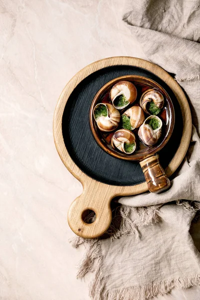 Escargots Bourgogne Caracoles Con Hierbas Mantequilla Plato Gourmet Bandeja Cerámica — Foto de Stock